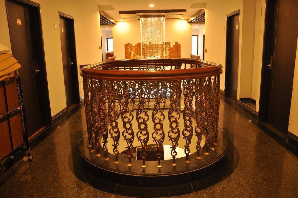 Oyo Premium Convent Road Near Lake كوديكانال المظهر الخارجي الصورة