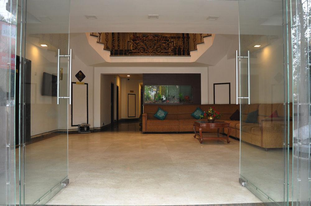 Oyo Premium Convent Road Near Lake كوديكانال المظهر الخارجي الصورة