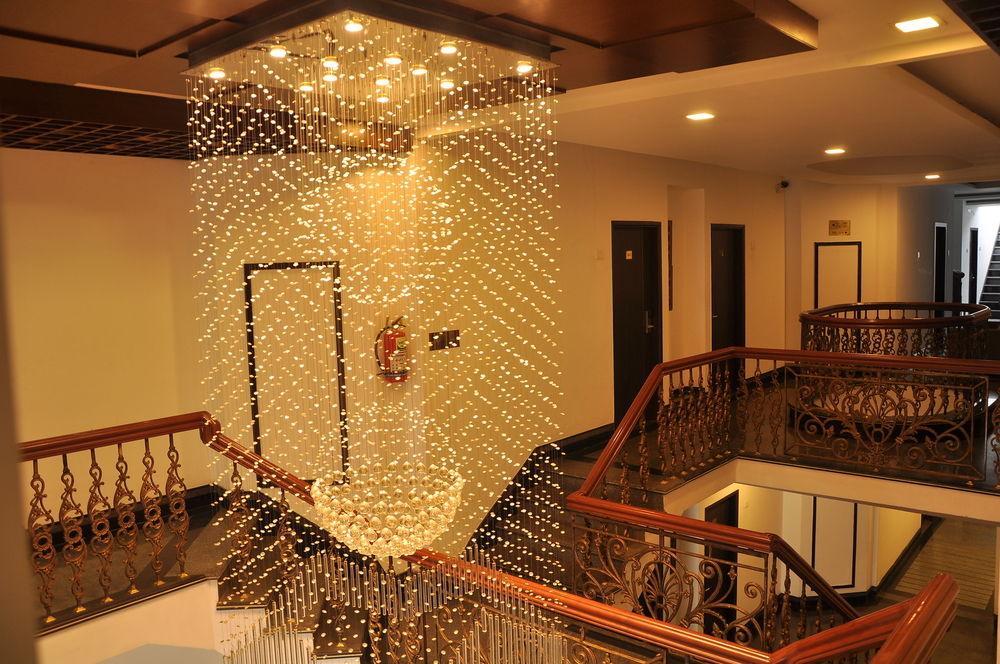 Oyo Premium Convent Road Near Lake كوديكانال المظهر الخارجي الصورة